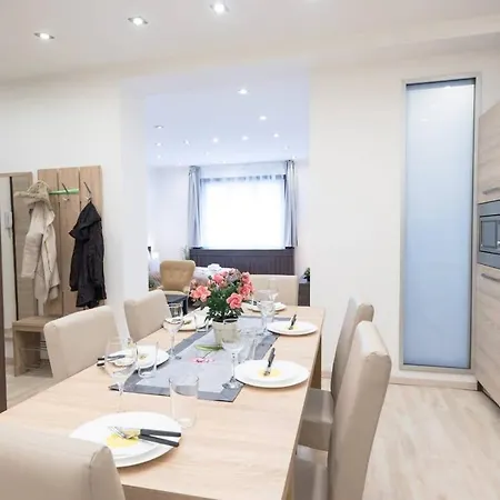 Very Modern And Cozy Ac 아파트 *