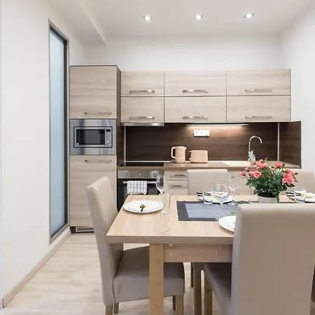 Very Modern And Cozy Ac Appartement *