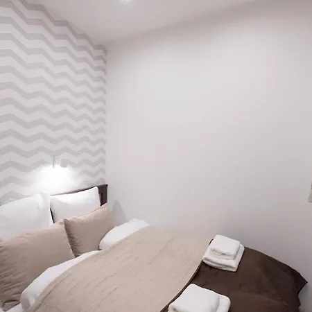 Very Modern And Cozy Ac Budapest