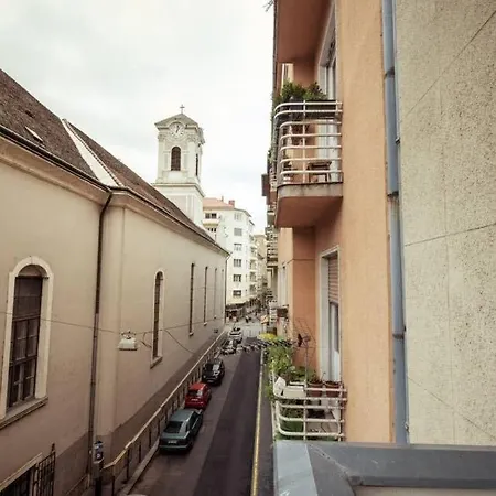 Very Modern And Cozy Ac * Budapest