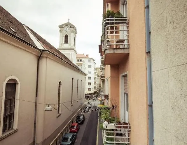 Very Modern And Cozy Ac * Budapest