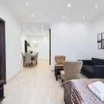 Very Modern And Cozy Ac Appartement