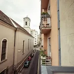 Very Modern And Cozy Ac * Boedapest